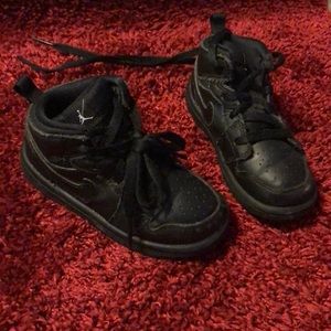Size 6 BOYS sneaker